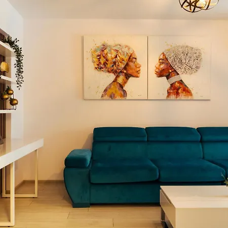 Cozy Special Pallady Apartament With Garden & Courtyard-3