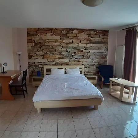 Old Town New Spacious Apartment-2