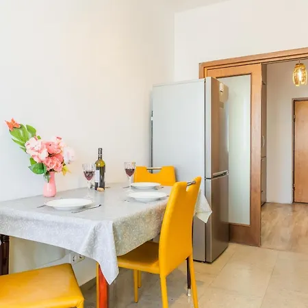 Lovely Apartment With City View-3