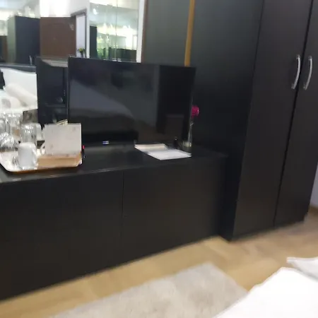 Mirrors Room Mega Mall National Arena-3