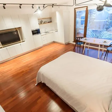 Bianco 19 - Central Studio Universitate - Old Town-3
