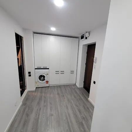 Studio 88-3
