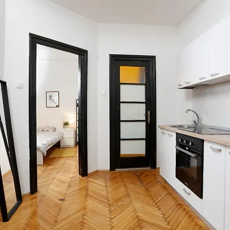 Lovely Apartment With 2 Bedrooms-2