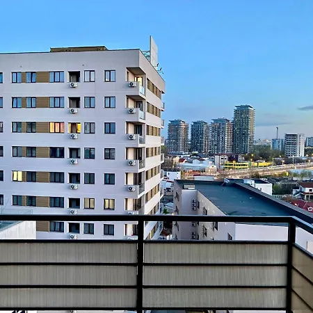 Sky Modern 1 Bedroom Apt W Free Parking-2