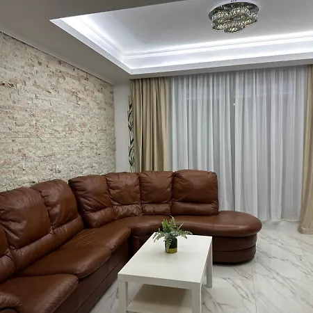 Golden Garden Luxury Apartment In Bucharest-2