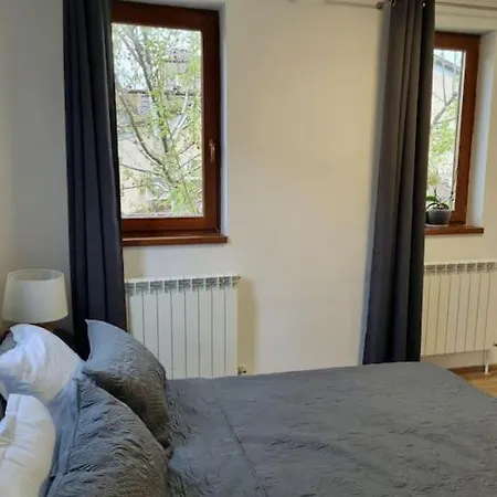 Cozy Apartment Near City Center-3