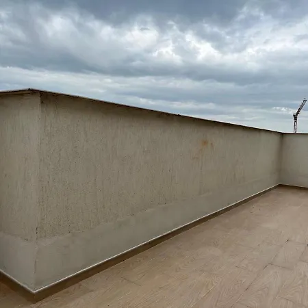 Fabulous Penthouse Lakeview W20-2