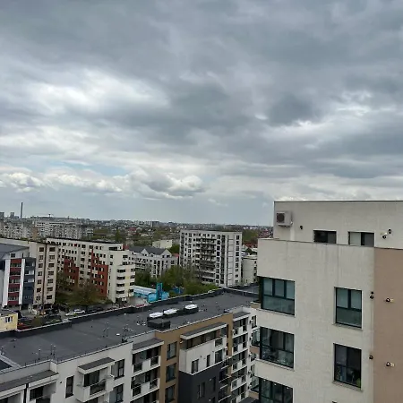 Fabulous Penthouse Lakeview W20-3