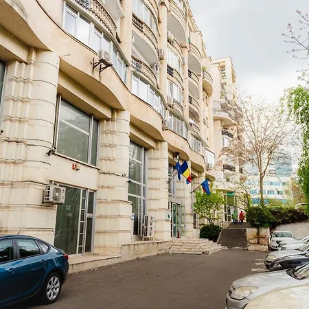 Comfy Apartment With Private Parking And Netflix-3