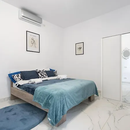 Blue-Line-Apartment-Unirii-2