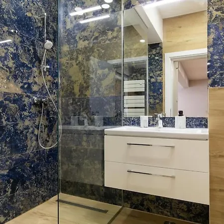 Elegant 2 Bedroom Retreat-3