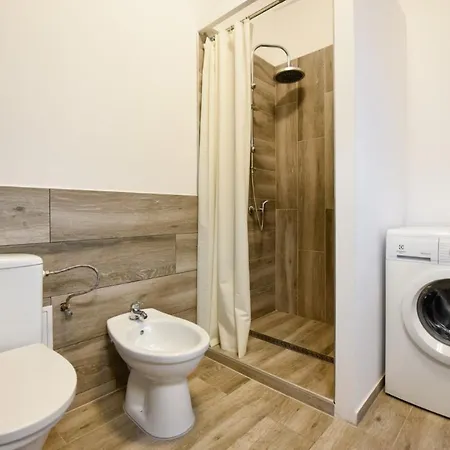 Discover Comfort: Charming & Spacious Apartment In The Old Town-2