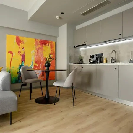 Luxury Apartment Near Radisson Hotel - Wall Projector & Modern Design-2