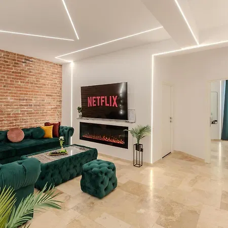 Luxury Living: Smart 2BR Apartment at Unirii Square-3