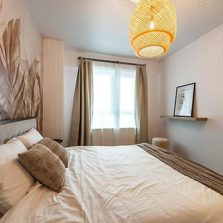 Central Spacious Apartment 506-2