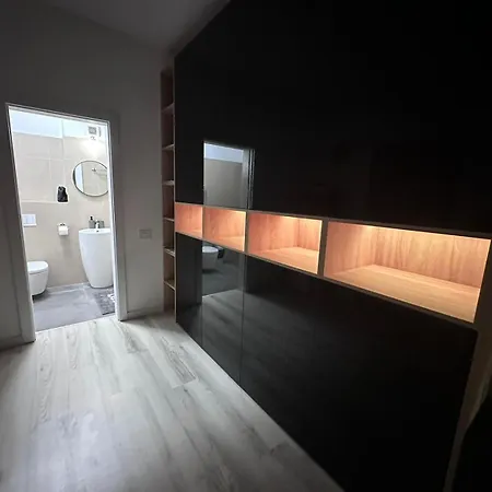 Cozy Black 1 Bedroom Apartment-3