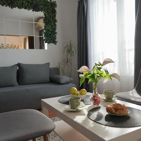 Victoria Avenue Apartments-3