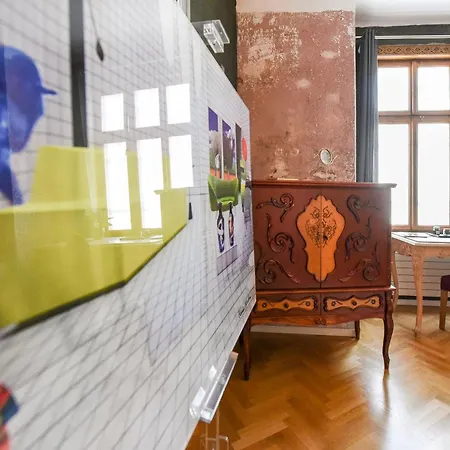 Brancovenian Wonder - 3Br Apartment Near Cismigiu Park-3