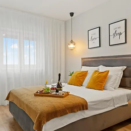 Mido Park Apartment With Private Parking & Self Check-In-2