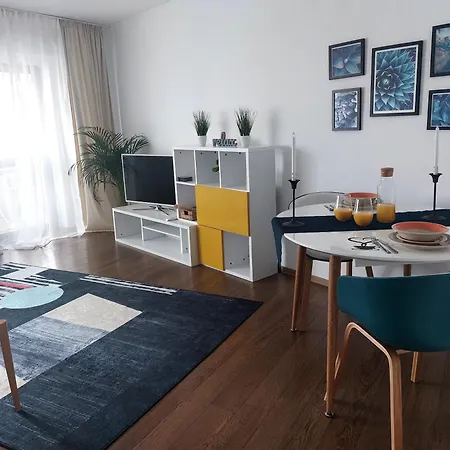 Cozy Apartment In The Center Of Bucharest-3