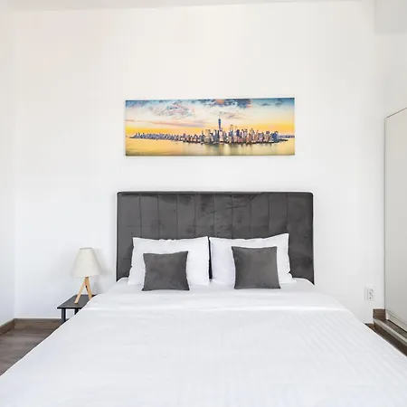 Downtown Victoria Apartments By Citybookings-3