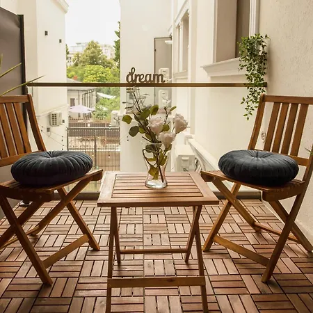 Home Away From Home - Modern & Cozy Apartments Near Vibrant Unirii Area-2