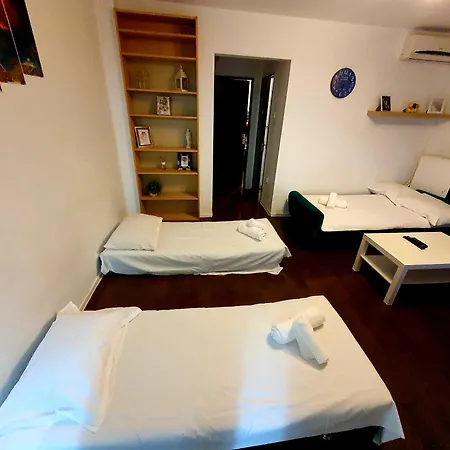 Ultracentral Apartment - "Saint Anthony" Church & Old Town View-3