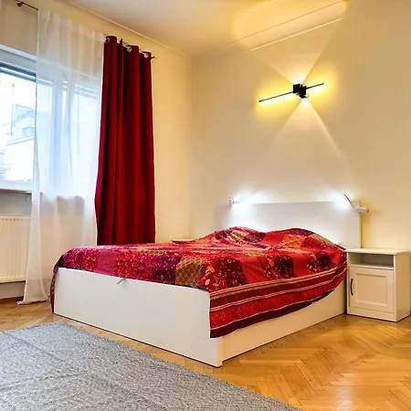 Central Retreat Apartments-2