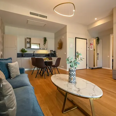 One Verdi Park Exclusive Apartments - Panoramic View & Private Parking-3