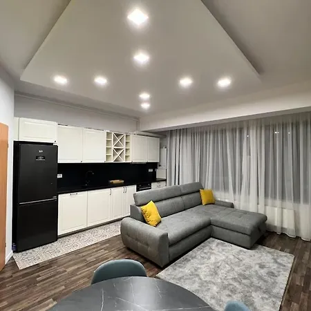 Stylish Newly Renovated Apt Feels Like Second Home-3