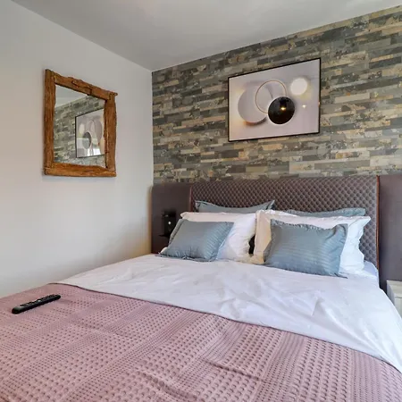 Rdi Elegance Apartment Downtown-3