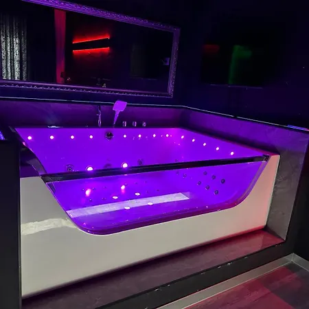 Nubia Studios & Spa-2