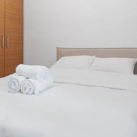 Unirii Large 2 Bedroom Apartment-2
