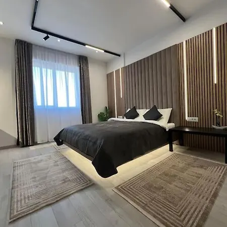 Lagoon Studio 705-3