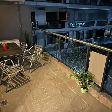 Green Apartment 214 With Private Parking-2