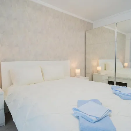 Luxury 2Br On Decebal Avenue-3
