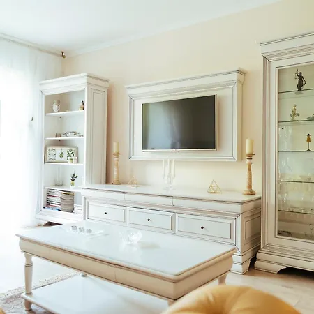 Herastrau Park Luxury Apartment-2
