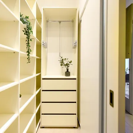 Centrally Located 1BR Retreat near Sala Palatului-3