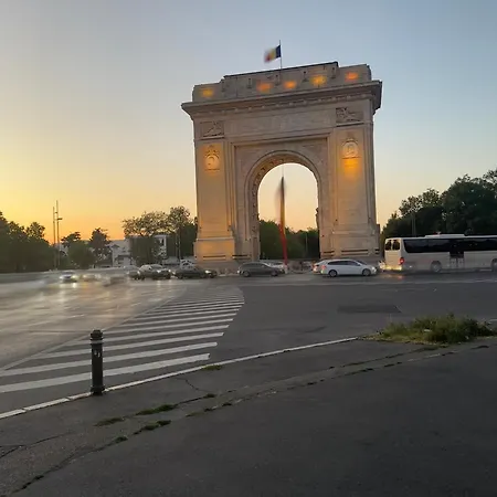 Arc De Triomphe Home-2