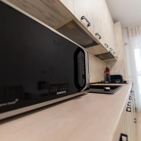 Ines - Modern 2Br Apartment With Garden Views-3