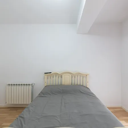 Ines - Modern 2Br Apartment With Garden Views-2