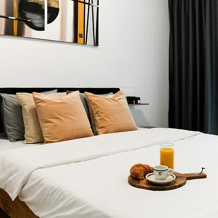 Sandra - Park-View Apt Near Obor Market & Metro Station-2