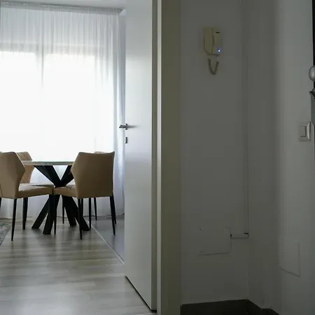 Apartament luminos! Self check-in! Aproape de centru!-3