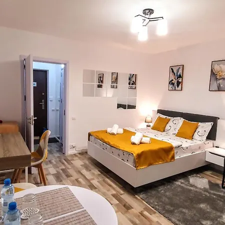 The Yellow King - Luxurious Apartment-3