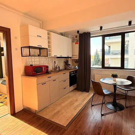 Cozy Apartment With Self Check-In Near Promenada Mall And Verdi Park-2