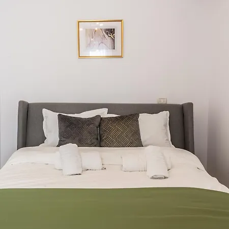 Central Apartments Near Unirii Square & Old Town-3