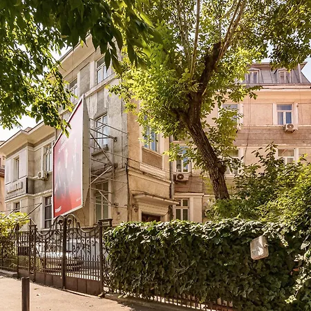 Spacious 3-Bedroom Apartment In Central Bucharest-3