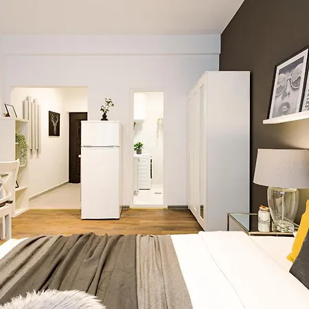 Heart Of Bucharest - Cozy Studios On Smardan Street-2