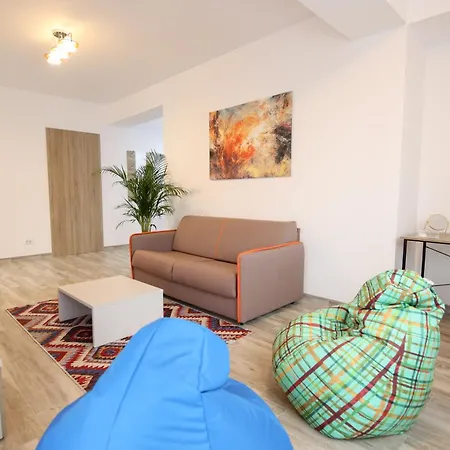 Vitan Central Oasis ---Free Secured Private Parking---Self Check-In---2