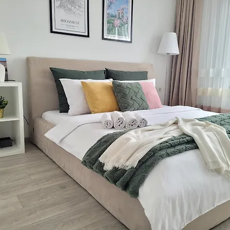 Stylish City Escape, Fireplace, Sunset Views-3